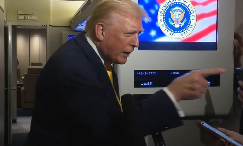 Trump fyen gazetaren pas pyetjes për Epstein: Urtë urtë, derrkuce