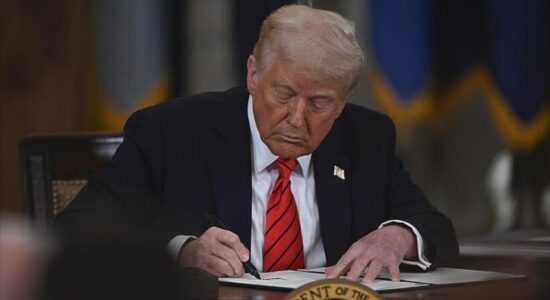 Trump nënshkruan projektligjin për financim, i jepet fund mbylljes 43-ditore të qeverisë amerikane