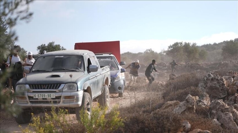 Tre palestinezë të plagosur në sulmin e kolonëve të paligjshëm në Bregun Perëndimor të pushtuar
