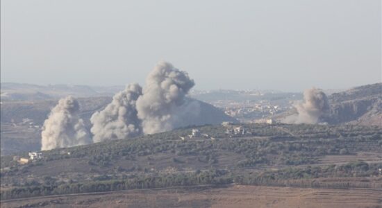 Izraeli kryen sulme ajrore në Libanin jugor në përvjetorin e parë të armëpushimit