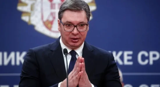 Nuk e kursej fjalorin për një vit, Vuçiq sot u kërkon falje studentëve dhe protestuesve