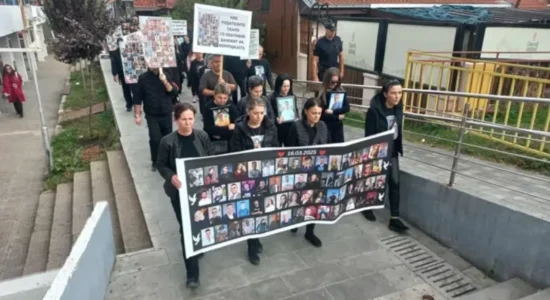 Pas Koçanit, protesta për viktimat e zjarrit zhvendoset në Shkup