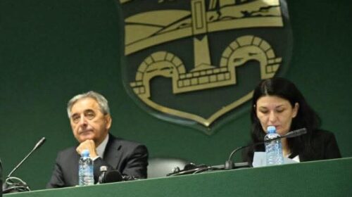 Dame Dimitrovski zgjidhet kryetar i Qytetit të Shkupit, këshilltarët gjatë betimit nuk e përdorën emrin kushtetues