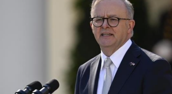 Kryeministri australian premton ligje më të ashpra për gjuhën e urrejtjes pas sulmit në Bondi Beach