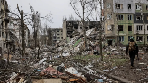 Rusia synon të ndërtojë një central bërthamor në Hënë