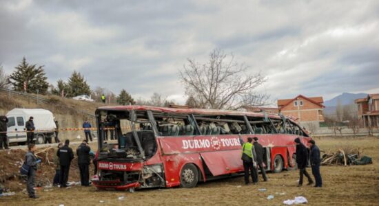 (VIDEO) As pronari i “Durmo Trusit” nuk shkon në burg, sërish do operohet