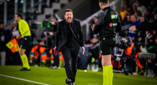Diego Simeone thyen rekordin katastrofik ndaj Barcelonës