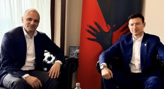 Ambasadori Meidani pret në takim kryetarin e LSDM-së, Venko Filipçe