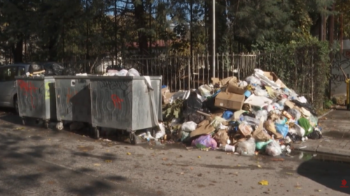 (VIDEO) Higjiena komunale hoqi mbi 1500 metër kub mbeturina nga deponitë ilegale