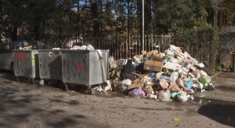 (VIDEO) Higjiena komunale hoqi mbi 1500 metër kub mbeturina nga deponitë ilegale