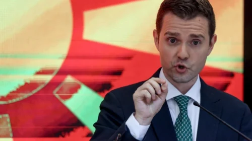 Mucunski: Nuk do të pranojmë migrantë, as azilkërkues të refuzuar nga Mbretëria e Bashkuar