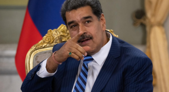 Maduro: Venezuela gati të mbrohet teksa SHBA diskuton mundësinë e një sulmi tokësor