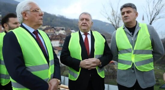 Takim i rëndësishëm në Tetovë, Destani, Duka e Omeragic diskutojnë për stadiumin