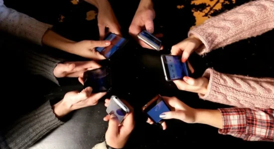 Cilat vende evropiane po shqyrtojnë ndalimin e mediave sociale për fëmijët?