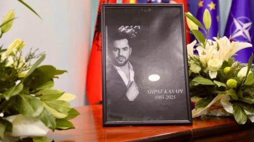 Në mbledhjen komemorative të mbajtur në Komunën e Çairit, u nderua jeta dhe vepra e Shpat Kasapit