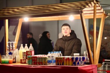 Bazar i fundvitit në sheshin Skënderbeu në Shkup. Foto: Komuna e Çairit