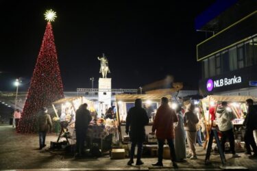 Bazar i fundvitit në sheshin Skënderbeu në Shkup. Foto: Komuna e Çairit