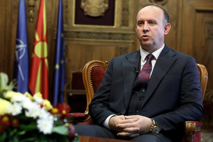 Gashi  Le ta fillojmë kapitullin e ri me zemër të hapur dhe me shpresë që nuk shuhet kurrë