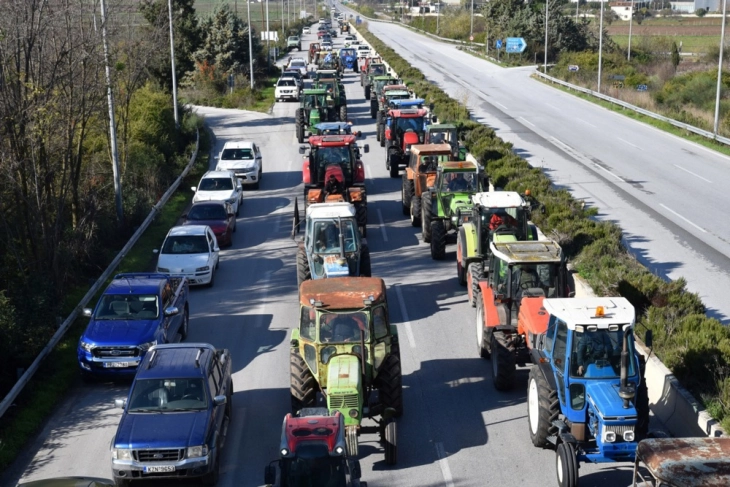 LAMM: Përsëri është bllokuar qarkullimi për të gjitha llojet e automjeteve në vendkalimin kufitar “Evzoni”, për hyrje dhe dalje në Greqi
