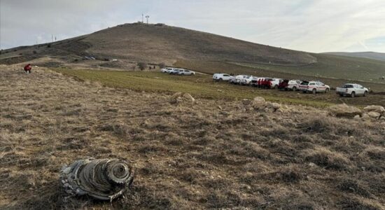 Turqia zgjeron hetimin për rrëzimin e avionit ku humbi jetën shefi i ushtrisë libiane