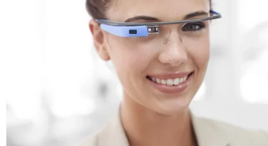 Google do të prezantojë syzet inteligjente në vitin 2026