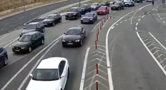 Në vendkalimet kufitare “Tabanoc” dhe “Dojran” koha e pritjes për dalje nga Maqedonia është rreth 40 minuta