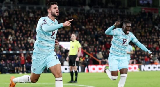 Broja në kërkim të vazhdimësisë, trajneri gati t’i bëjë “dhuratë” sulmuesit kuqezi