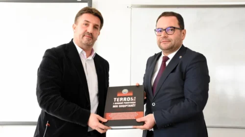 Në Fakultetin Filozofik të UT-së u prezantua veprimtaria dhe misioni i Institutit të Krimeve të Kryera Gjatë Luftës në Kosovë