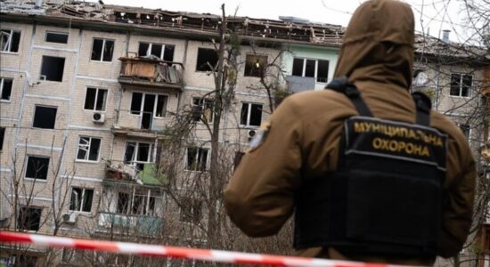 Një i vrarë dhe 28 të plagosur nga sulmi ajror rus në kryeqytetin e Ukrainës