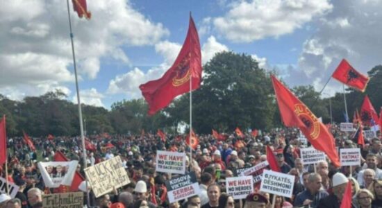 Sot në Shkup protestohet për krerët e UÇK-së në Hagë