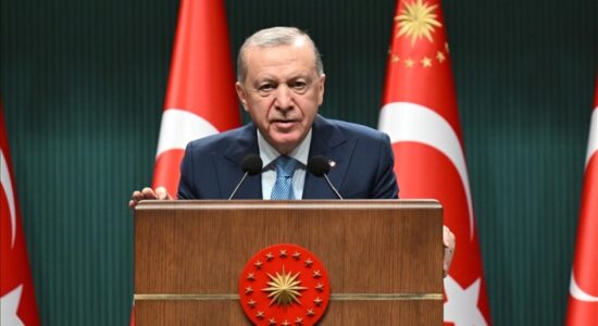 Presidenti Erdogan përshëndet përparimin e sirianëve, zotohet për mbështetje të vazhdueshme për unitetin e Sirisë