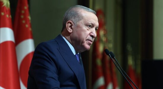 Presidenti Erdogan: Shënjestrimi i anijeve tregtare në Detin e Zi nuk i sjell dobi askujt