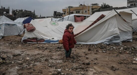 UNRWA: 235 mijë palestinezë të prekur nga pasojat e dimrit “të shkaktuara nga njeriu” në Gaza