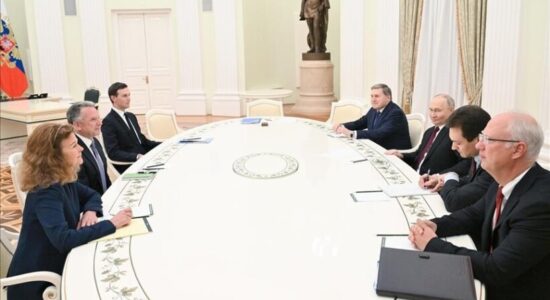 Këshilltarët e Trumpit do të nxisin planin e rishikuar të paqes me Putinin