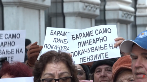 (VIDEO) Protestë e pensionistëve, kërkojnë vazhdimin e rritjes lineare të pensioneve