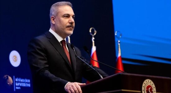Fidan: Turqia po bën presion për fazën e dytë të marrëveshjes për Gazën, gati të marrë pjesë në forcën e stabilizimit