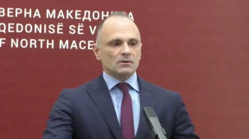 Filipçe: Siljanovska zgjodhi të mbajë anën e qeverisë më të korruptuar që po e çon Maqedoninë në izolim