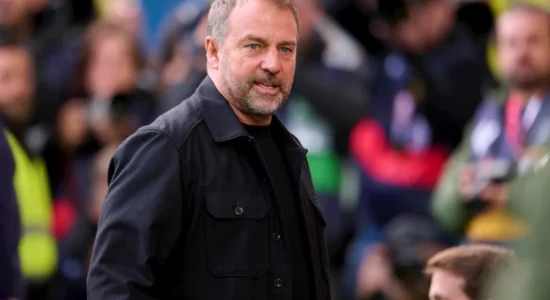 Hansi Flick i hapur të rinovojë me Barcelonën përtej vitit 2027