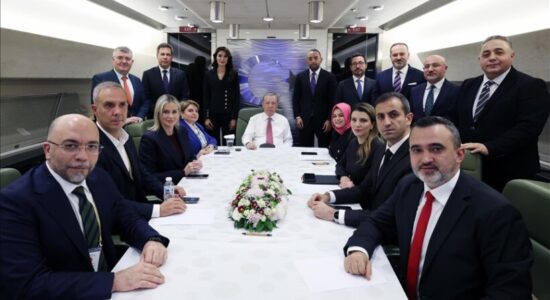 Erdogan thotë se paqja në Ukrainë “nuk është larg” pas takimit me Putin, sinjalizon bisedime të mundshme me Trumpin