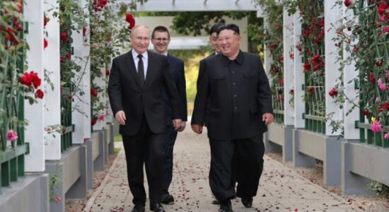 Kim Jong Un: Lufta në Ukrainë ka krijuar “lidhje gjaku” mes Koresë së Veriut dhe Rusisë