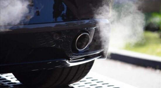 BE-ja lehtëson rregullat e emetimeve të karbonit për të mbështetur automjetet dhe bateritë evropiane