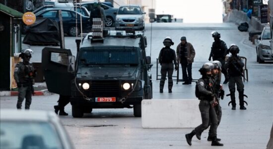 24 palestinezë të plagosur nga zjarri i ushtrisë izraelite në një sulm në Bregun Perëndimor