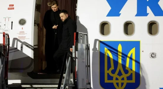 Pesë dronë janë parë duke fluturuar “pranë rrugës” së aeroplanit të Zelenskyt për në Dublin të Irlandës