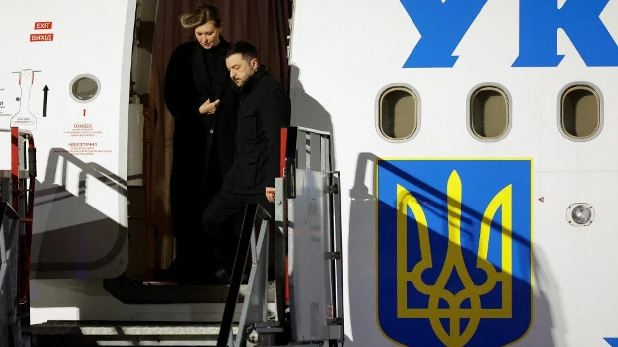 Pesë dronë janë parë duke fluturuar “pranë rrugës” së aeroplanit të Zelenskyt për në Dublin të Irlandës