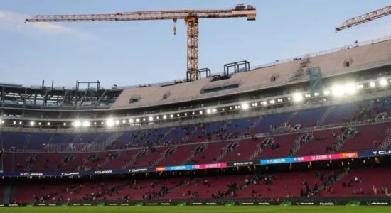 Barcelona pret miratimin për të hapur kapacitetin prej 62,000 vendesh në Spotify Camp Nou