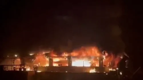 25 të vrarë në zjarrin e përhapur në një klub nate në Indi, stafi dhe turistët mes viktimave