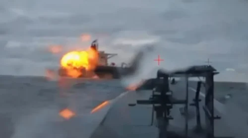 Sulm në Detin e Zi, cisterna ruse përfshihet nga flakët pas goditjes së dronëve ukrainas