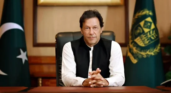 Ish-kryeministri pakistanez dhe gruaja e tij dënohen me nga 17 vite burg