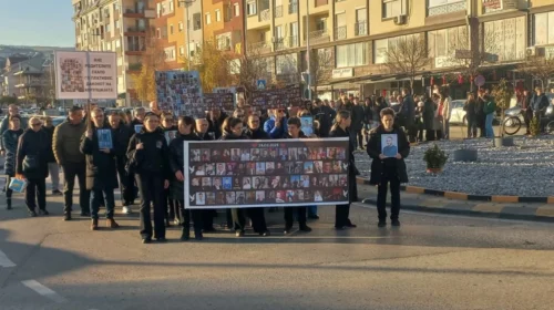 Marshimi i 34-t për engjëjt në Koçan: Nuk do të lejojmë që e vërteta të varroset