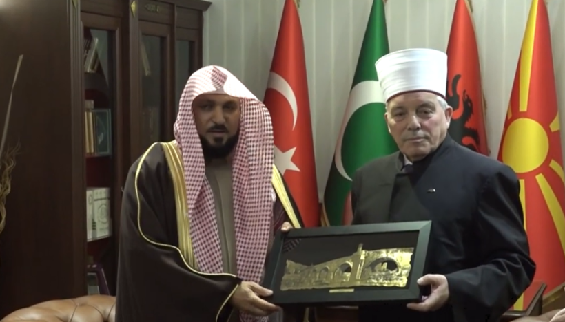(VIDEO) Imami Qabesë arrin në Shkup: Jam këtu për të përcjellë porosinë e paqes